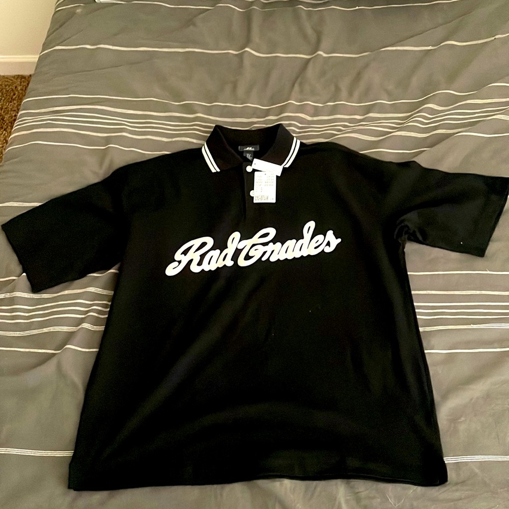 Medium black and white collared shirt from h&m. Brand new, never worn.